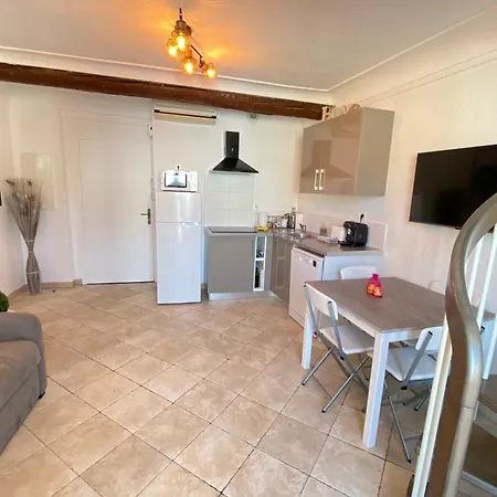 06bj - Beautiful Air-conditioned Duplex With Balcony * 昂蒂布