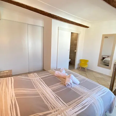 Apartment 06bj - Beautiful Air-conditioned Duplex With Balcony