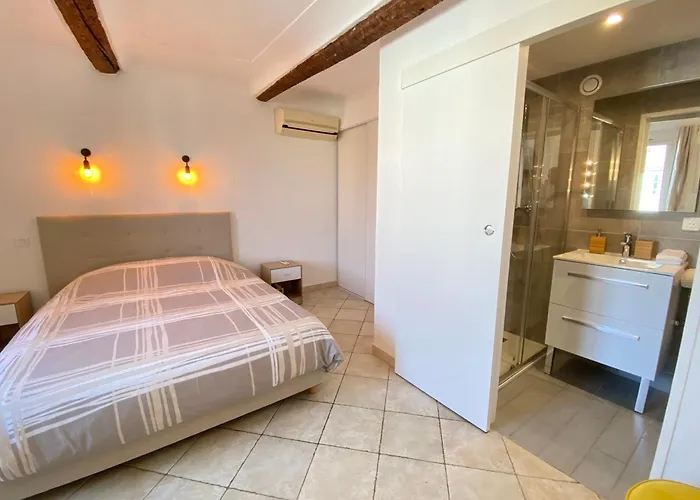 06bj - Beautiful Air-conditioned Duplex With Balcony 昂蒂布