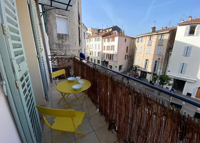 06bj - Beautiful Air-conditioned Duplex With Balcony * 昂蒂布