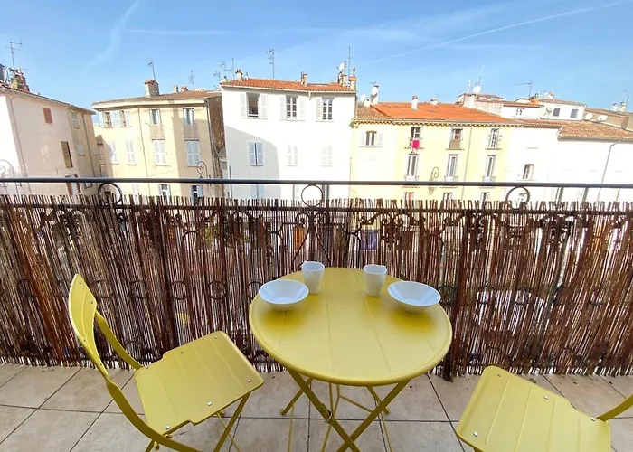 06bj - Beautiful Air-conditioned Duplex With Balcony 公寓 *