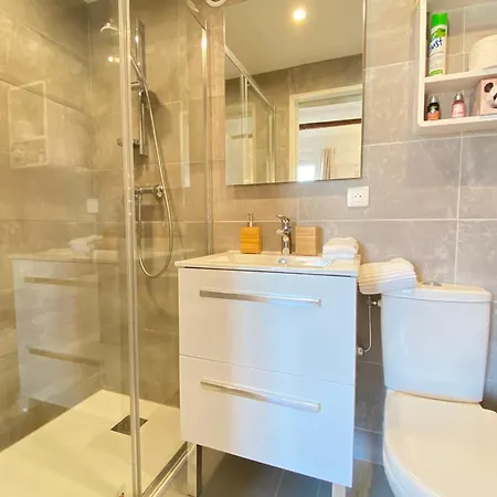 06bj - Beautiful Air-conditioned Duplex With Balcony أنتيب