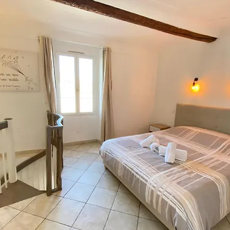 Apartment 06bj - Beautiful Air-conditioned Duplex With Balcony Antibes
