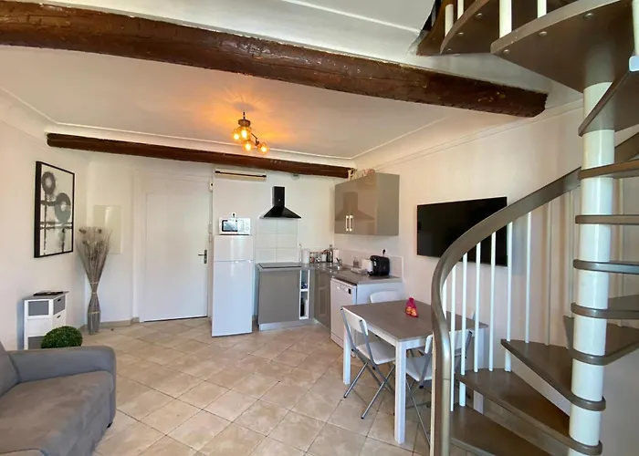 Apartman 06bj - Beautiful Air-conditioned Duplex With Balcony *