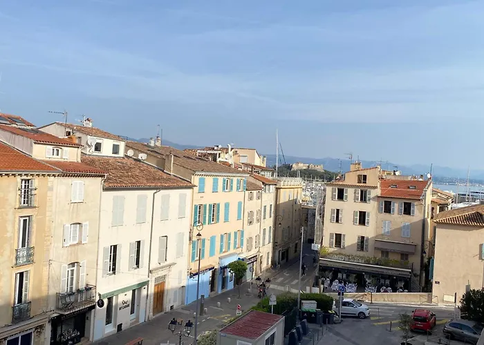 06bj - Beautiful Air-conditioned Duplex With Balcony *